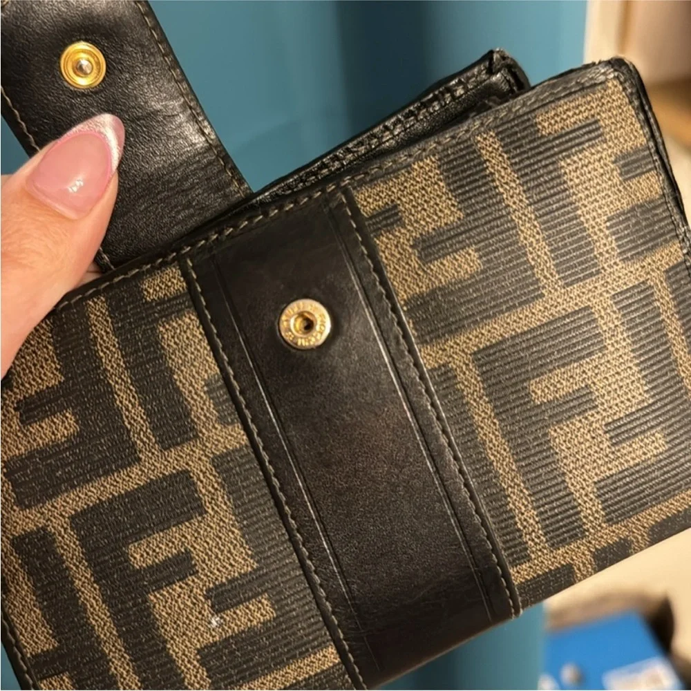 Fendi Black and Brown Logo Wallet - Picture 2 of 15